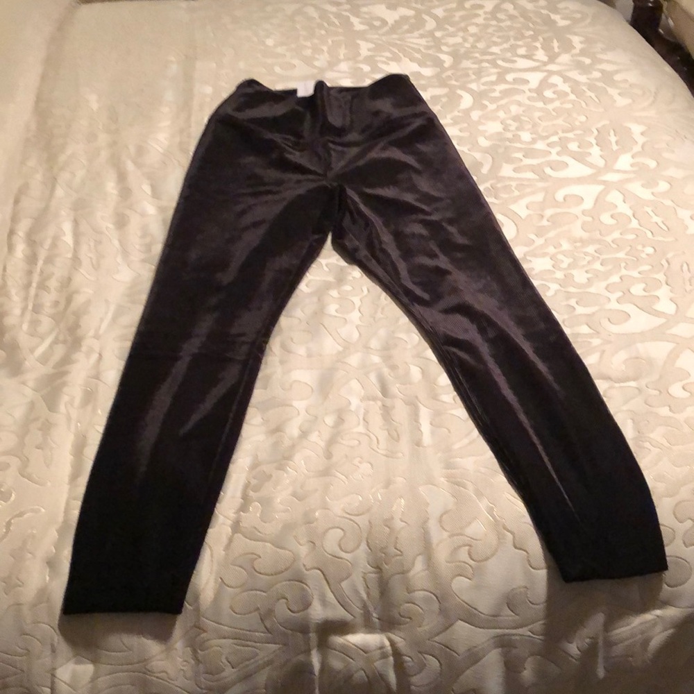 White House Black Market/ Velvet Cord Runway Legging/ Black/ 8 Short